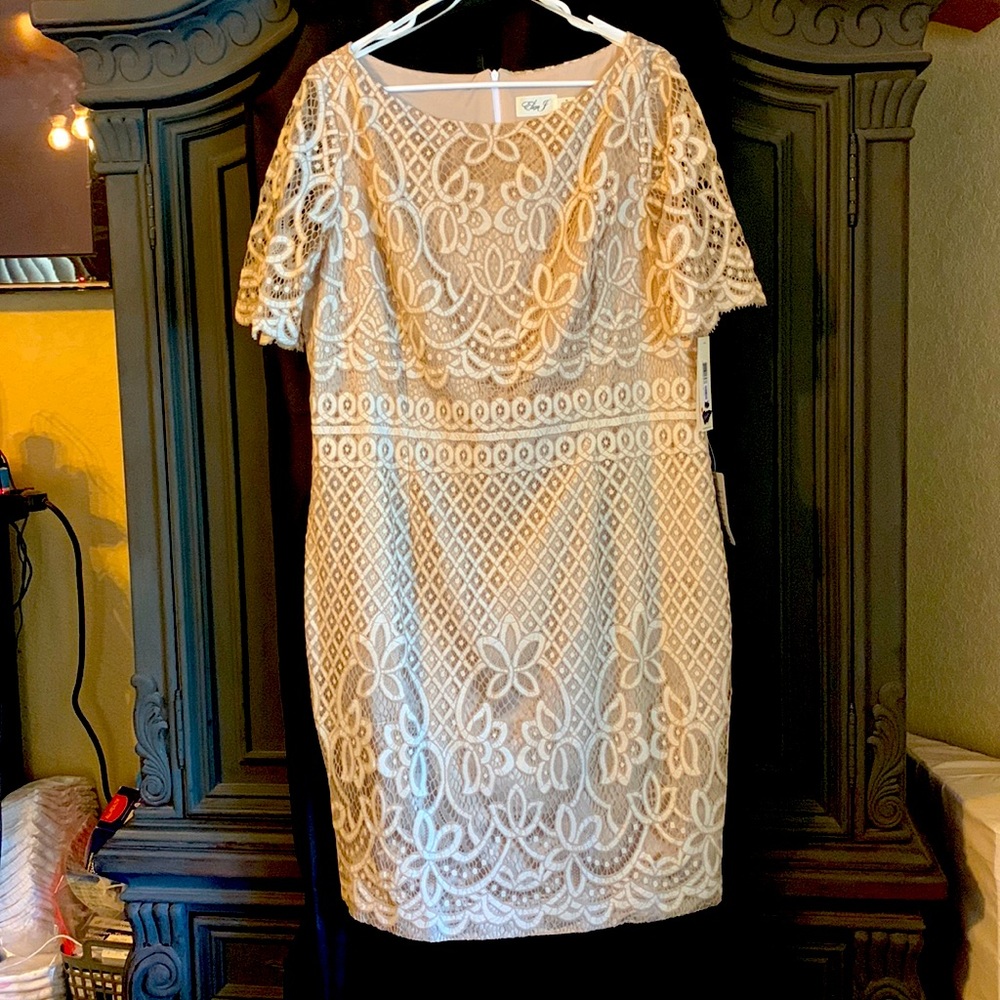 Great Mother of the Bride/Groom dress ! Size 18 Ivory & Tan color lace